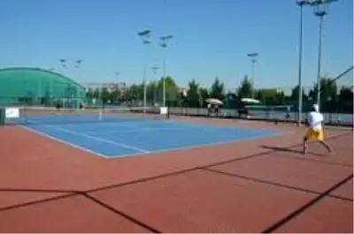 Bölge Tenis turnuvası çekişmeli geçti Bölge Tenis turnuvası çekişmeli geçti