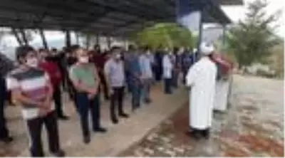 Devrilen otomobilden yola fırlayan sürücü Burak, öldü (2) Devrilen otomobilden yola fırlayan sürücü Burak, öldü (2)