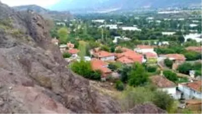 Evlerinde yıkılma tehlikesi olan ailelere konteyner yardımı Evlerinde yıkılma tehlikesi olan ailelere konteyner yardımı