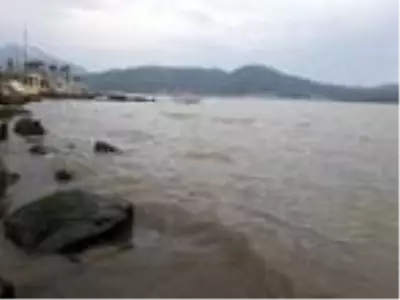 Son dakika haber: Fethiye'de sel suları, denizin rengini değiştirdi Son dakika haber: Fethiye'de sel suları, denizin rengini değiştirdi