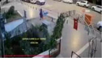 Güpegündüz hırsızlık yaptılar Güpegündüz hırsızlık yaptılar
