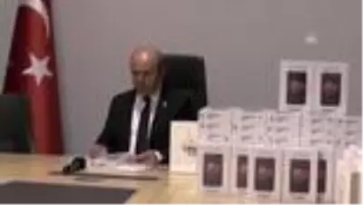 İhtiyaç sahibi öğrencilere 300 tablet bilgisayar dağıtıldı İhtiyaç sahibi öğrencilere 300 tablet bilgisayar dağıtıldı