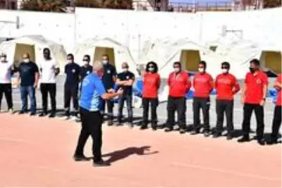 İzmir gönüllüleri doğal afetlere hazırlanıyor İzmir gönüllüleri doğal afetlere hazırlanıyor