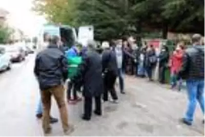 Kansere yenik düşen Yelda öğretmeni öğrencileri uğurladı Kansere yenik düşen Yelda öğretmeni öğrencileri uğurladı