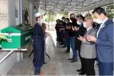 Kansere yenik düşen Yelda öğretmeni öğrencileri uğurladı Kansere yenik düşen Yelda öğretmeni öğrencileri uğurladı