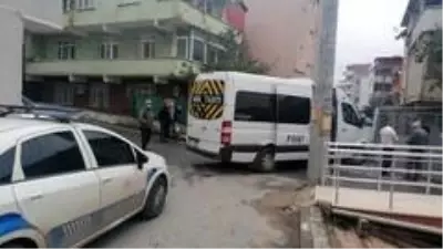 Kocaeli'de otomobil ile servis minibüsü çarpıştı: 5 yaralı Kocaeli'de otomobil ile servis minibüsü çarpıştı: 5 yaralı