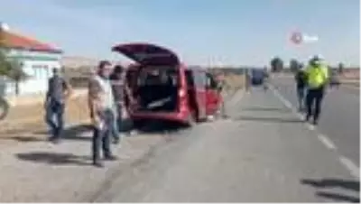 Kontrolden çıkan otomobil beton bloğa çarptı: 1'i ağır 2 yaralı Kontrolden çıkan otomobil beton bloğa çarptı: 1'i ağır 2 yaralı