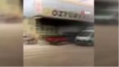 Kumluca'daki fırtına narenciye seralarını vurdu Kumluca'daki fırtına narenciye seralarını vurdu
