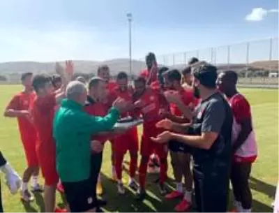 Marcelo Goiano'ya sürpriz doğum günü Marcelo Goiano'ya sürpriz doğum günü