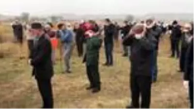 Milli voleybolcu Metin Toy'un babasının cenazesi, Kütahya'da toprağa verildi Milli voleybolcu Metin Toy'un babasının cenazesi, Kütahya'da toprağa verildi