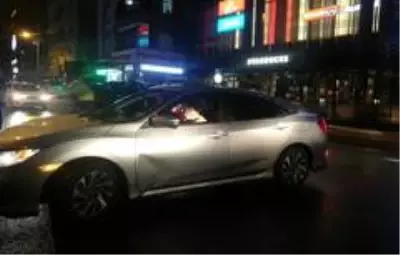 Motosiklet otomobille çarpıştı: 1 yaralı