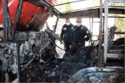 Son dakika haber... Park halindeki cip alev alev yandı Son dakika haber... Park halindeki cip alev alev yandı
