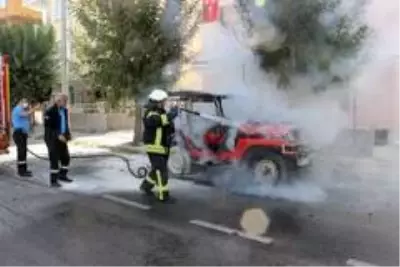 Son dakika haber... Park halindeki cip alev alev yandı Son dakika haber... Park halindeki cip alev alev yandı