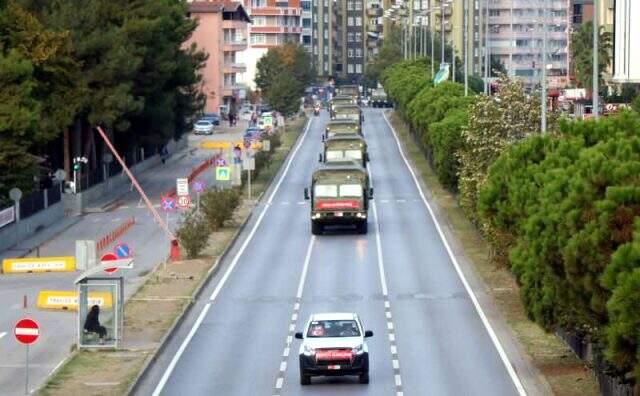 Sinop'ta test atışları yapılan S-400'lerin konvoyu Samsun'dan geçerken görüntülendi Sinop'ta test atışları yapılan S-400'lerin konvoyu Samsun'dan geçerken görüntülendi