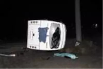 Tekirdağ'da işçilerin taşındığı midibüs ile hafriyat kamyonu çarpıştı: 1 ölü, 14 yaralı Tekirdağ'da işçilerin taşındığı midibüs ile hafriyat kamyonu çarpıştı: 1 ölü, 14 yaralı