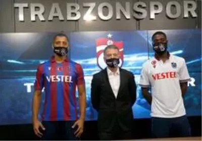 Trabzonspor, Vitor Hugo ve Djaniny için imza töreni düzenledi Trabzonspor, Vitor Hugo ve Djaniny için imza töreni düzenledi