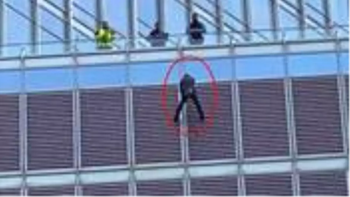 Trump ile görüşmek isteyen şahıs, Trump Tower'e çıkarak intihara kalkıştı