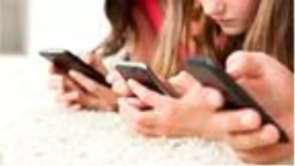 Türkiye'deki çocukların yüzde 49'unun sosyal medyası var