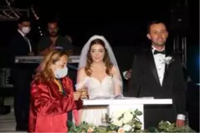 Yörükler Uzunoğlu'nun Kızının Düğünde Bir Araya Geldi Yörükler Uzunoğlu'nun Kızının Düğünde Bir Araya Geldi