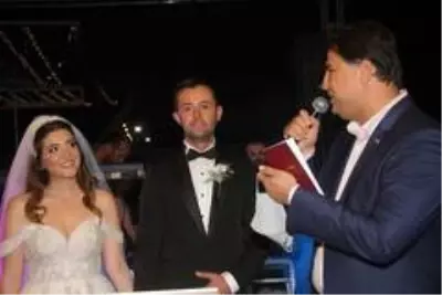 Yörükler Uzunoğlu'nun Kızının Düğünde Bir Araya Geldi Yörükler Uzunoğlu'nun Kızının Düğünde Bir Araya Geldi