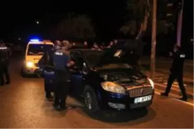10 kilometre kaçtıktan sonra yakalanan otomobilden ruhsatız pompalı tüfek çıktı 10 kilometre kaçtıktan sonra yakalanan otomobilden ruhsatız pompalı tüfek çıktı