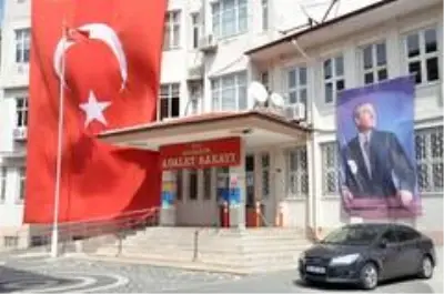 13 yaşındaki Hatice Çiftiçi'yi iple boğarak öldüren zanlının yargılanmasına başlandı 13 yaşındaki Hatice Çiftiçi'yi iple boğarak öldüren zanlının yargılanmasına başlandı