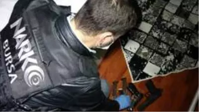 600 polisle drone destekli uyuşturucu operasyonunda 11 kişi gözaltına alındı 600 polisle drone destekli uyuşturucu operasyonunda 11 kişi gözaltına alındı