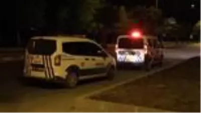 Adana'da polisten kaçmaya çalışan şüpheliler kovalamaca sonucu yakalandı Adana'da polisten kaçmaya çalışan şüpheliler kovalamaca sonucu yakalandı