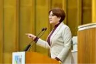 Akşener: Buğra Kavuncu, Özdağ'a iddialarını ispatlamak için imkan sunuyor Akşener: Buğra Kavuncu, Özdağ'a iddialarını ispatlamak için imkan sunuyor