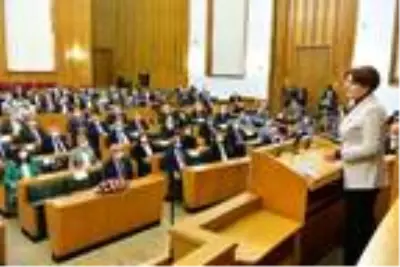 Akşener: Buğra Kavuncu, Özdağ'a iddialarını ispatlamak için imkan sunuyor Akşener: Buğra Kavuncu, Özdağ'a iddialarını ispatlamak için imkan sunuyor