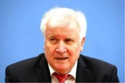 Son dakika haber | Almanya'da İçişleri Bakanı Seehofer'den polis içerisinde ırkçılık araştırmasına onay Son dakika haber | Almanya'da İçişleri Bakanı Seehofer'den polis içerisinde ırkçılık araştırmasına onay