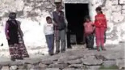 Anne ve babanın engelli olduğu 5 kişilik aileye devlet ev yaptıracak Anne ve babanın engelli olduğu 5 kişilik aileye devlet ev yaptıracak