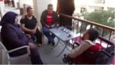 Son Dakika | Annesinin sırtında taşıyarak okuttuğu bedensel engelli genç üniversiteli oldu Son Dakika | Annesinin sırtında taşıyarak okuttuğu bedensel engelli genç üniversiteli oldu