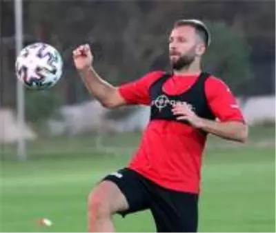 Antalyaspor'un 5 golünü, 5 farklı futbolcu attı Antalyaspor'un 5 golünü, 5 farklı futbolcu attı