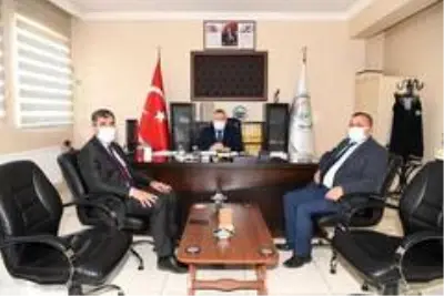 Muş Belediyesi alt yapısı tamamlanan yolları yeniliyor Muş Belediyesi alt yapısı tamamlanan yolları yeniliyor