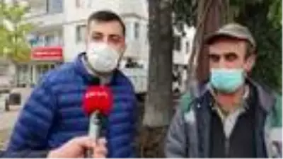 Belediye temizlik işçisi parkta bulduğu cüzdanı yetkililere teslim etti (2) Belediye temizlik işçisi parkta bulduğu cüzdanı yetkililere teslim etti (2)