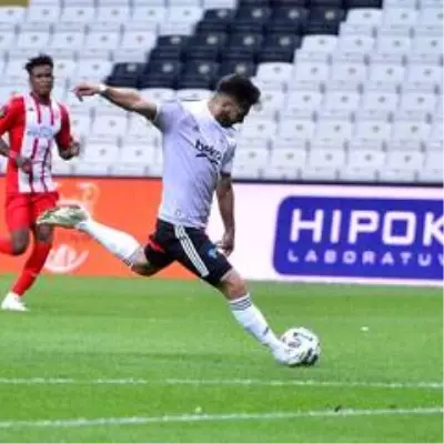 Beşiktaş'tan Ajdin Hasic ve Atakan Üner açıklaması Beşiktaş'tan Ajdin Hasic ve Atakan Üner açıklaması