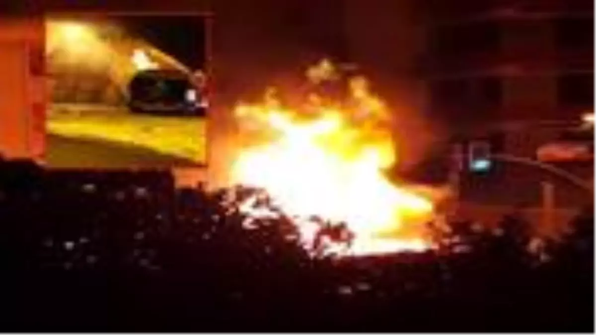 Beykoz'da bir otobüs alev alev yandı