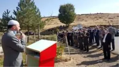 Son dakika haberleri! Bingöl'de 19 sivil şehit dualarla anıldı Son dakika haberleri! Bingöl'de 19 sivil şehit dualarla anıldı
