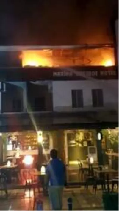 Bodrum'da bir otelin terasında çıkan yangın korkuttu Bodrum'da bir otelin terasında çıkan yangın korkuttu