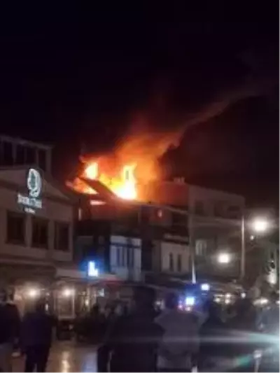 Bodrum'da bir otelin terasında çıkan yangın korkuttu Bodrum'da bir otelin terasında çıkan yangın korkuttu
