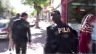 Burdur Valisi, 'Vakaların yüzde 65'i virüsü akrabalarından kapmışlardır' Burdur Valisi, 'Vakaların yüzde 65'i virüsü akrabalarından kapmışlardır'