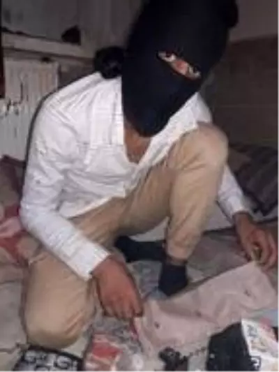 Bursa'da, DEAŞ bombacısını yakalayan polislere başarı belgesi Bursa'da, DEAŞ bombacısını yakalayan polislere başarı belgesi