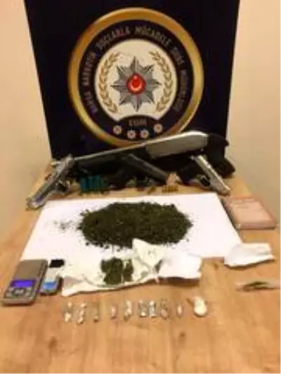 600 polisle drone destekli uyuşturucu operasyonunda 11 kişi gözaltına alındı 600 polisle drone destekli uyuşturucu operasyonunda 11 kişi gözaltına alındı