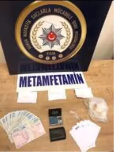 Bursa'da uyuşturucu satıcılarına yönelik 600 polisle şafak operasyonu (2) Bursa'da uyuşturucu satıcılarına yönelik 600 polisle şafak operasyonu (2)
