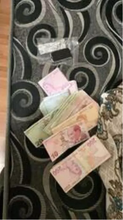 Bursa'da uyuşturucu satıcılarına yönelik 600 polisle şafak operasyonu (2) Bursa'da uyuşturucu satıcılarına yönelik 600 polisle şafak operasyonu (2)