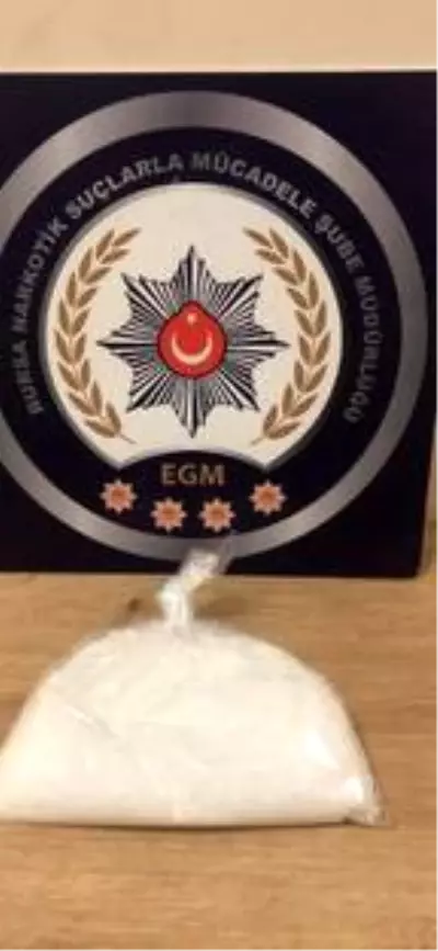 Bursa'da uyuşturucu satıcılarına yönelik 600 polisle şafak operasyonu (2) Bursa'da uyuşturucu satıcılarına yönelik 600 polisle şafak operasyonu (2)