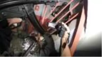 Son dakika... Bursa'da uyuşturucu satıcılarına yönelik 600 polisle şafak operasyonu Son dakika... Bursa'da uyuşturucu satıcılarına yönelik 600 polisle şafak operasyonu