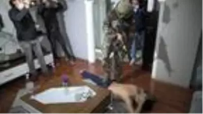 Son dakika... Bursa'da uyuşturucu satıcılarına yönelik 600 polisle şafak operasyonu Son dakika... Bursa'da uyuşturucu satıcılarına yönelik 600 polisle şafak operasyonu