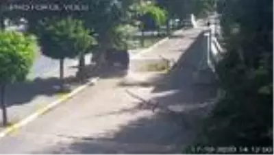 Son dakika... Çaldığı otomobille kaza yapan şüpheli yakalandı Son dakika... Çaldığı otomobille kaza yapan şüpheli yakalandı